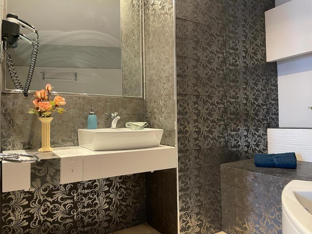 By La Rambla Rooms برشلونة المظهر الخارجي الصورة
